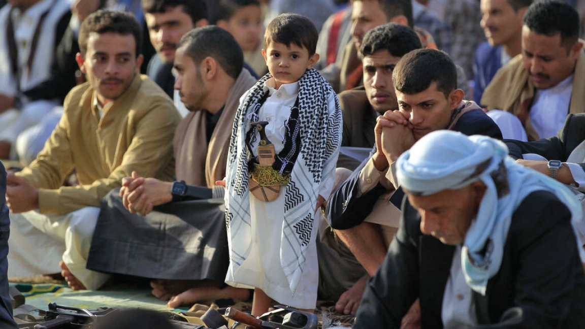 يمنيون يشاركون في صلاة عيد الفطر في 2 مايو 2022 في صنعاء
