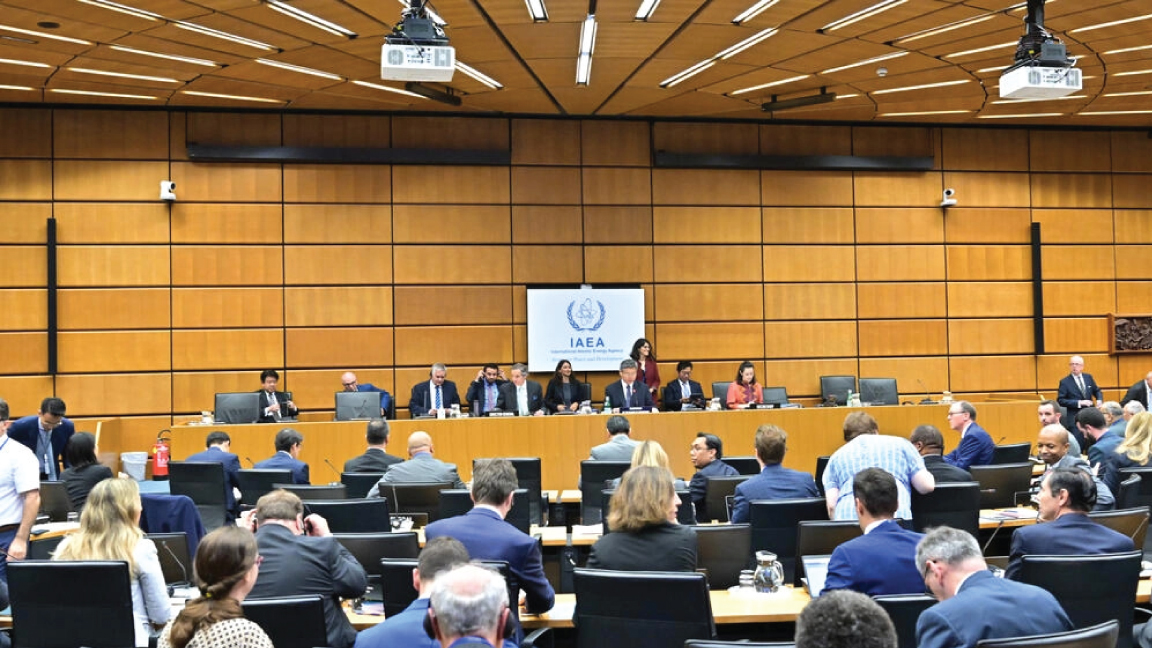 دبلوماسيون يحضرون الاجتماع الفصلي لمجلس محافظي الوكالة الدولية للطاقة الذرية في مقر الوكالة في فيينا في النمسا في 6 يونيو 2022