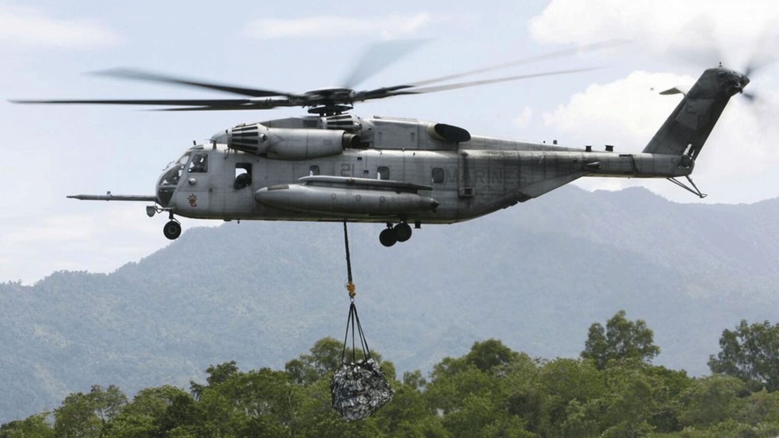  خدمة الإنقاذ في جبال الألب تقول إن البحث عن طائرة هليكوبتر اختفت في إيطاليا وعلى متنها سبعة أشخاص تكثفت الجمعة بعد تحسن الأحوال الجوية.