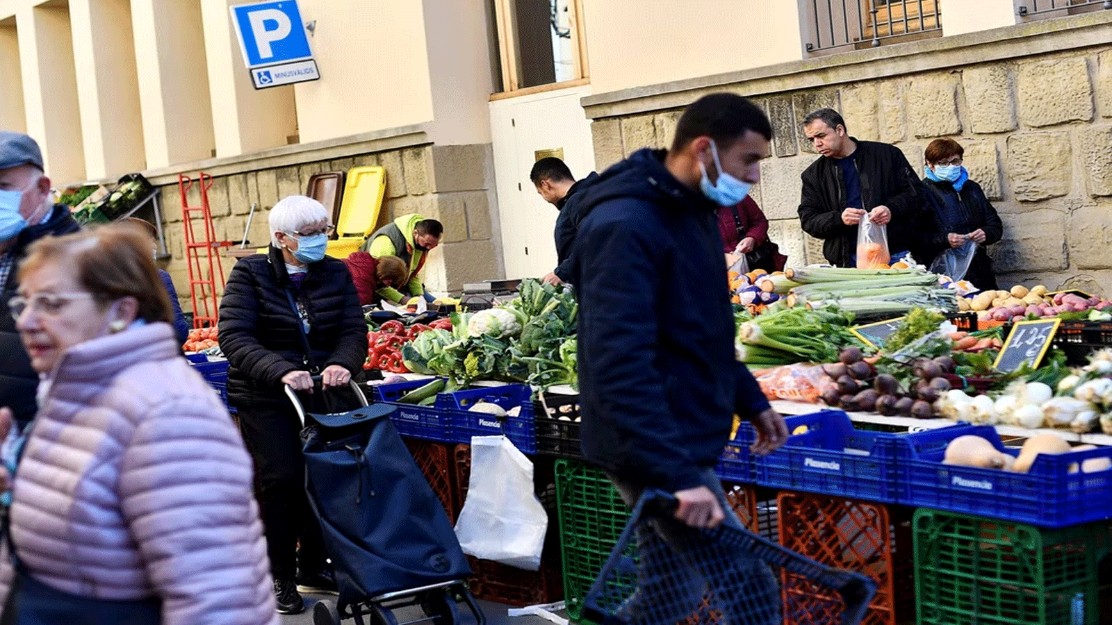 شراء المواد الغذائية في جيسونا\ إسبانيا