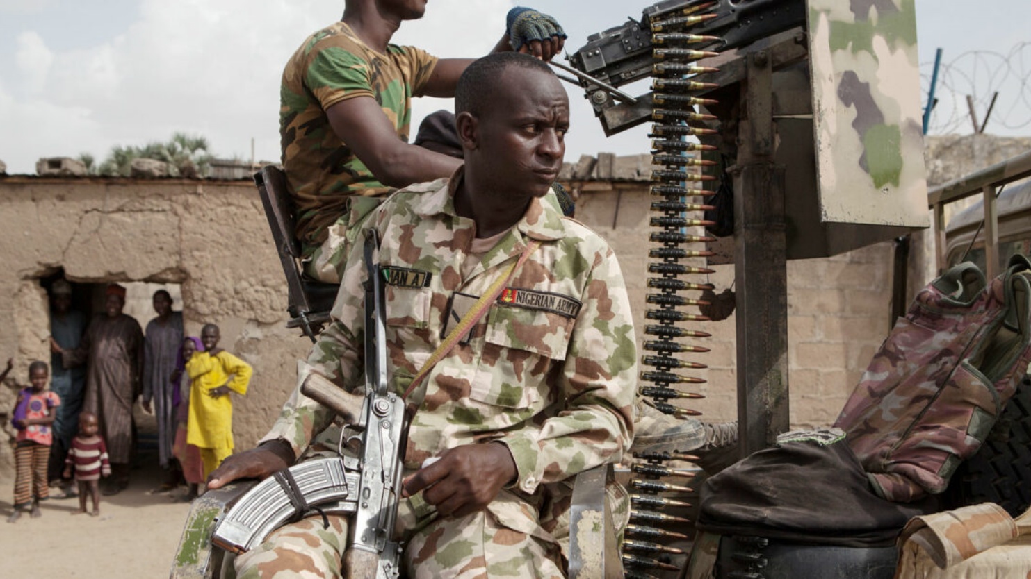 جنود نيجيريون يقومون بدورية في بلدة بانكي شمال شرق نيجيريا، 26 أبريل 2017