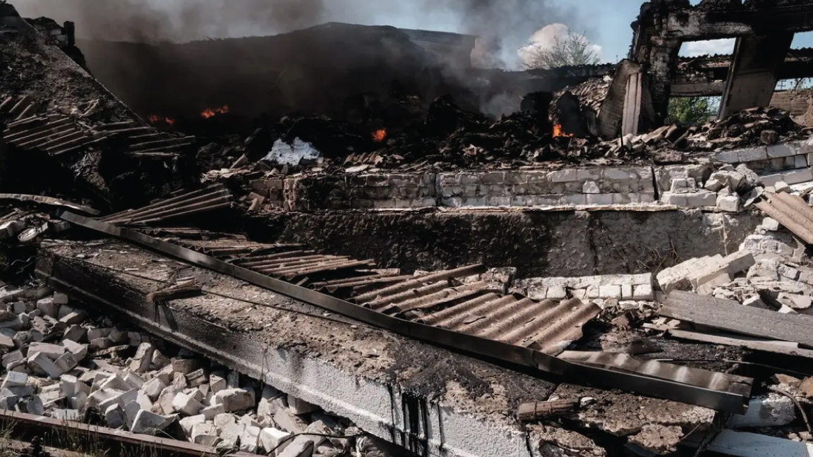 جانب من الدمار في سيفيرودونيتسك شرق أوكرانيا