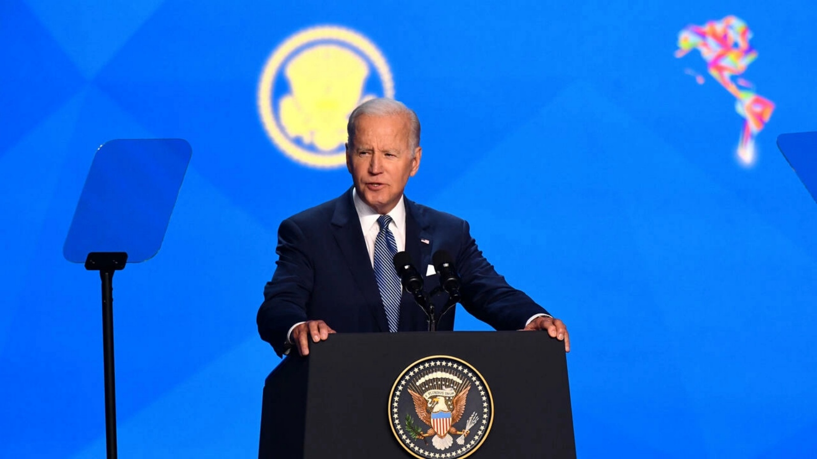 الرئيس الأميركي جو بايدن يلقي خطابًا في الجلسة الافتتاحية للقمة التاسعة للأميركيتين في لوس أنجليس في كاليفورنيا في 8 يونيو 2022