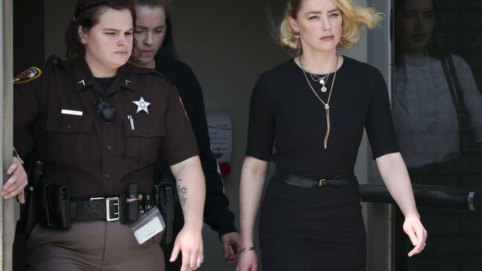 أمبير هيرد تندد بـ"الكراهية والنقد اللاذع" اللذين كانت هدفاً لهما على مواقع التواصل الاجتماعي