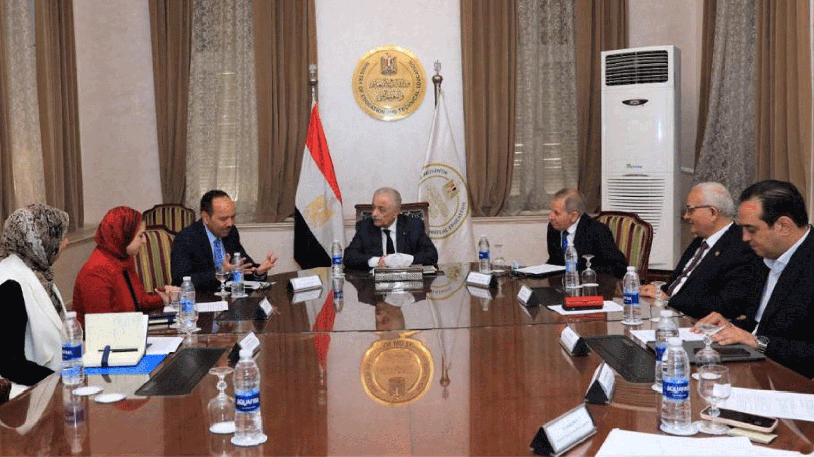 لقطة من اجتماع وزير التربية والتعليم والتعليم الفني المصري د.طارق شوقي مع د. عبدالعزيز المزيني، مدير مكتب اليونسكو الإقليمي للعلوم بالدول العربية(فيسبوك)