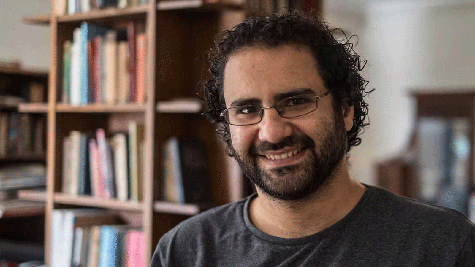 لقطة للناشط والمدون المصري علاء عبد الفتاح منذ العام 2019.