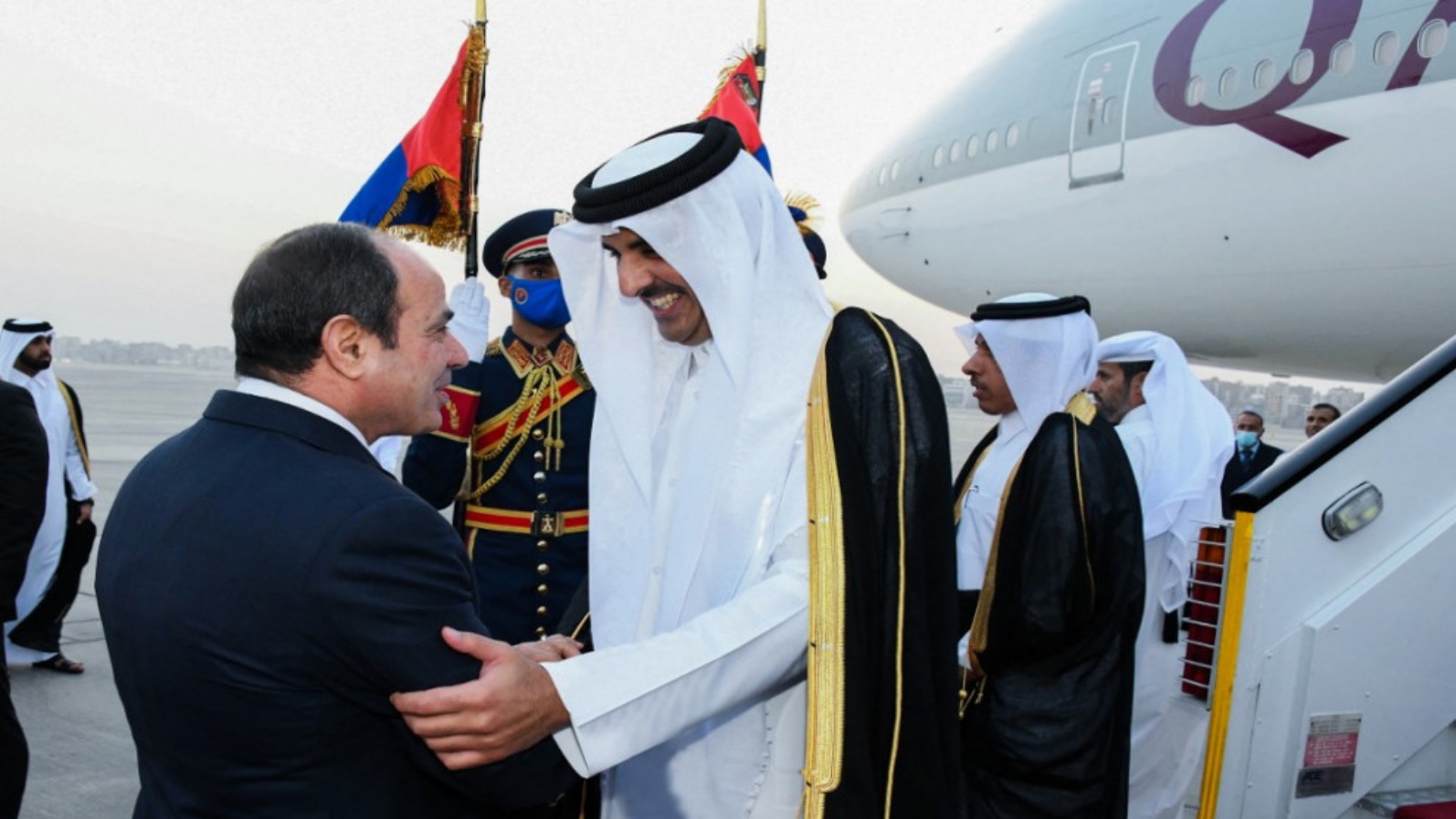 أمير قطر تميم بن حمد آل ثاني والرئيس المصري عبد الفتاح السيسي في القاهرة.