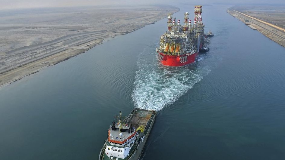 سيفنة قطر تجر سفينة التنقيب التابعة لشركة إنرجيان عبر قناة السويس باتجاه المتوسط 