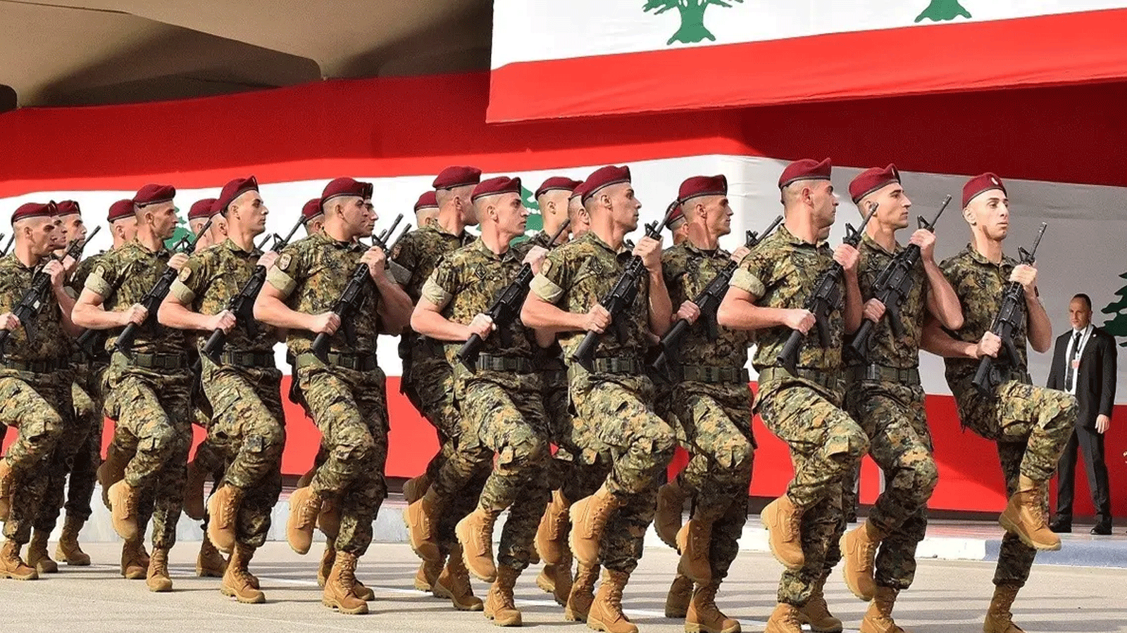 صورة أرشيفية لفرقة من الجيش اللبناني خلال عرض عسكري لإحياء ذكرى الـ76 لاستقلال لبنان في مقر وزارة الدفاع جنوب شرق بيروت في 22 تشرين الثاني\نوفمبر 2019.