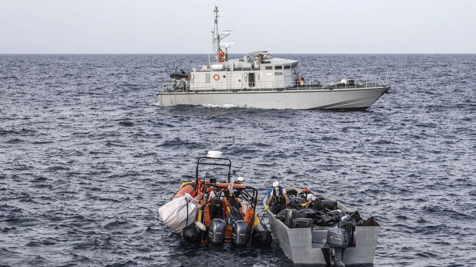 وفاة امرأة حامل وفقدان 22 آخرين في حادثة غرق سفينة بالبحر المتوسط