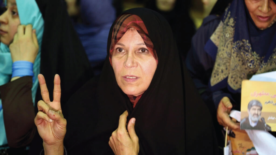 صورة من أرشيف 18 شباط/فبراير 2016 لفائزة رفسنجاني، كريمة الرئيس الإيراني الأسبق أكبر هاشمي رفسنجاني في طهران
