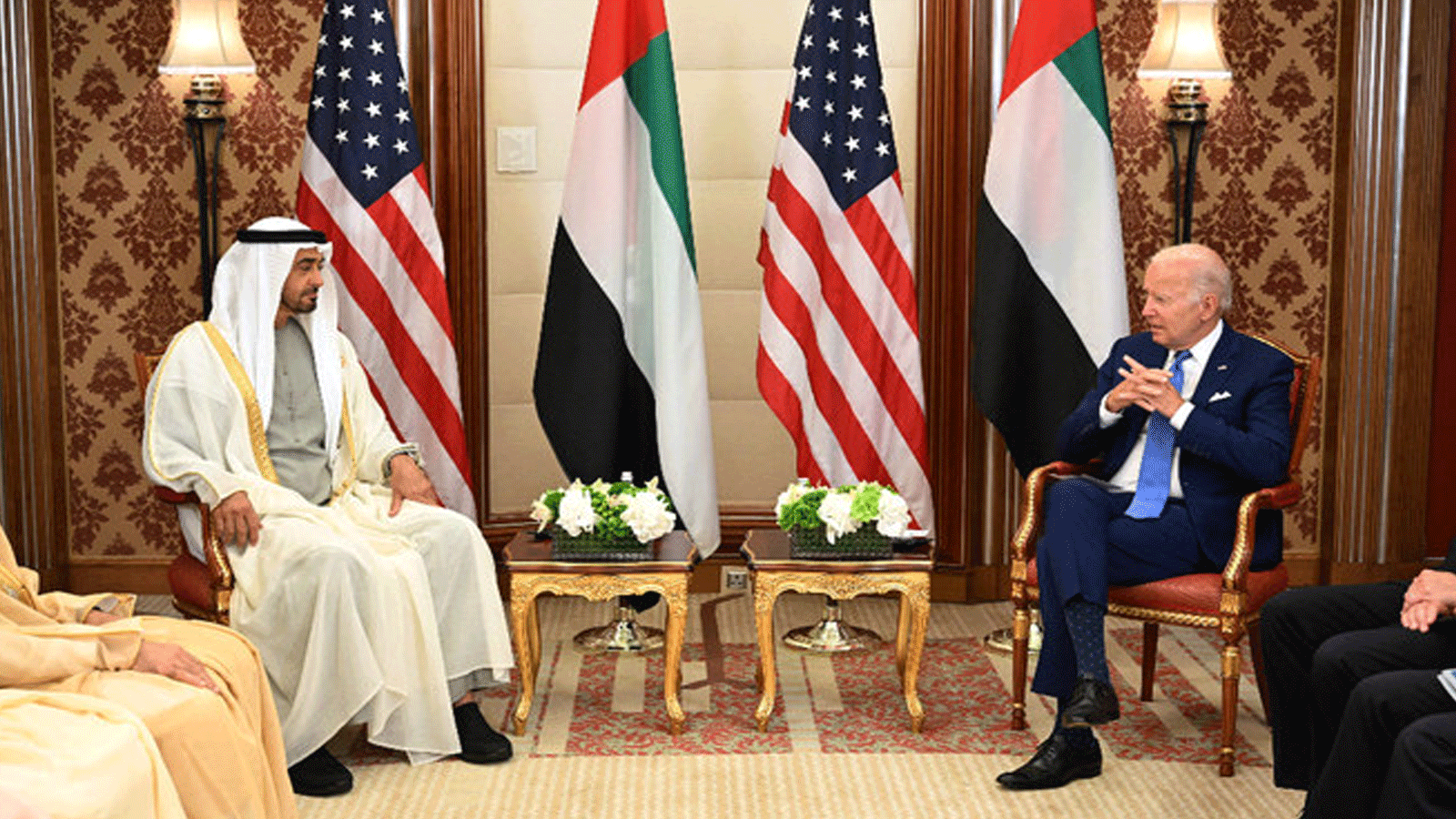 الرئيس الأميركي جو بايدن يلتقي نظريه الإماراتي على هامش اجتماع جدة