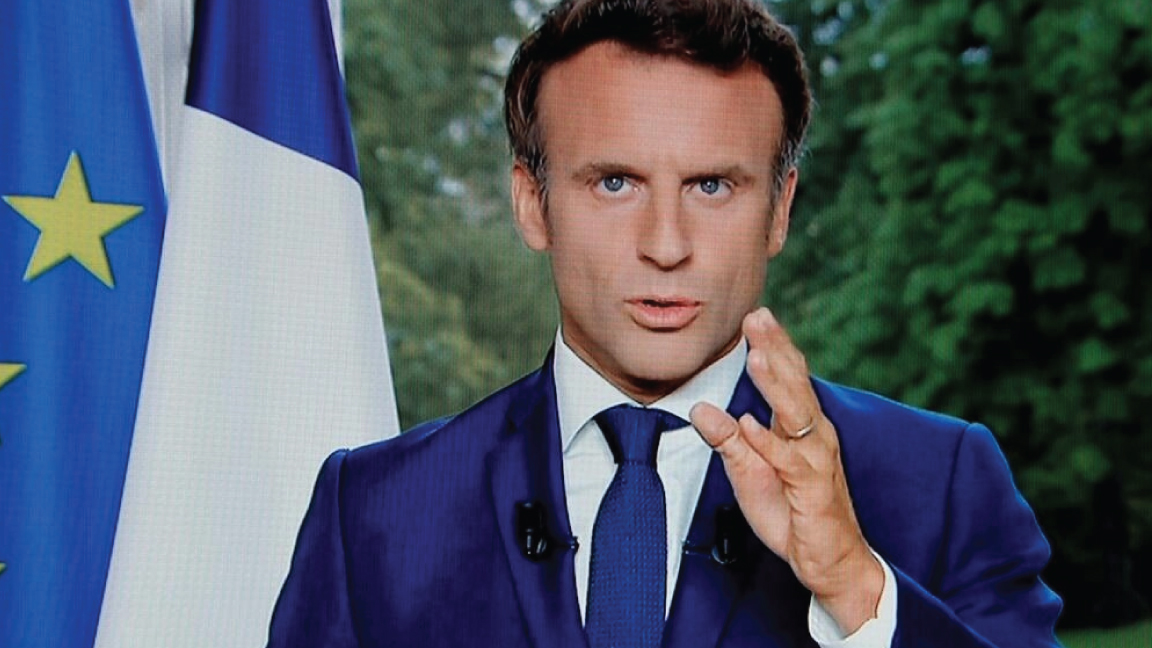 الرئيس الفرنسي إيمانويل ماكرون خلال إلقائه خطابا متلفزا في 22 يونيو 2022 في باريس