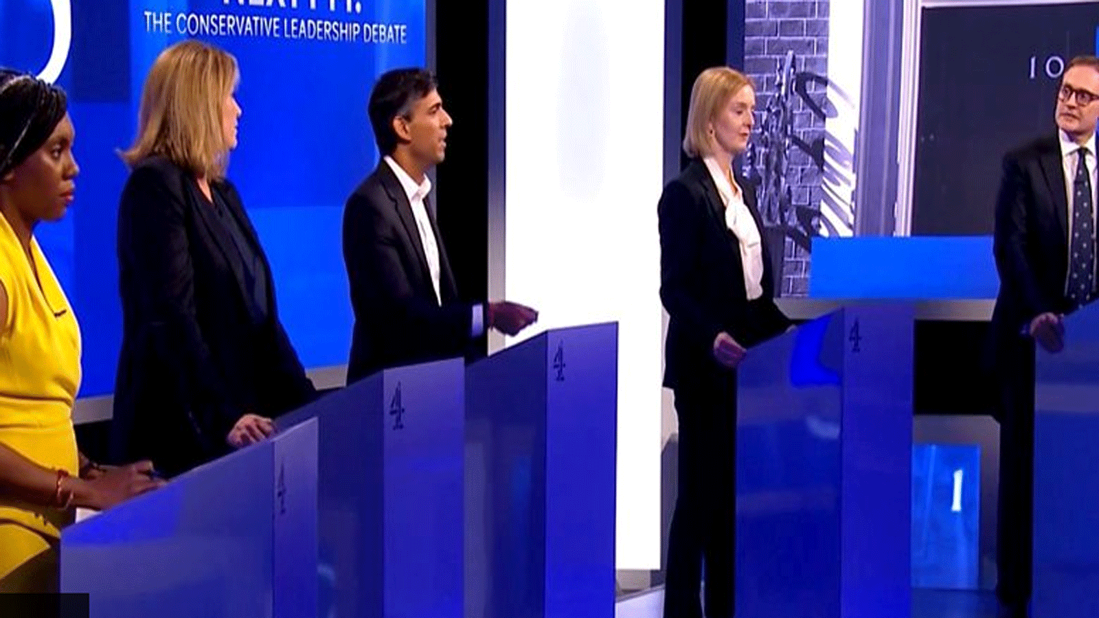 مرشحو قيادة حزب المحافظين الخمسة خلال مناظرة القناة الرابعة (صورة من وسائل الاتصال الاجتماعي البريطانية)