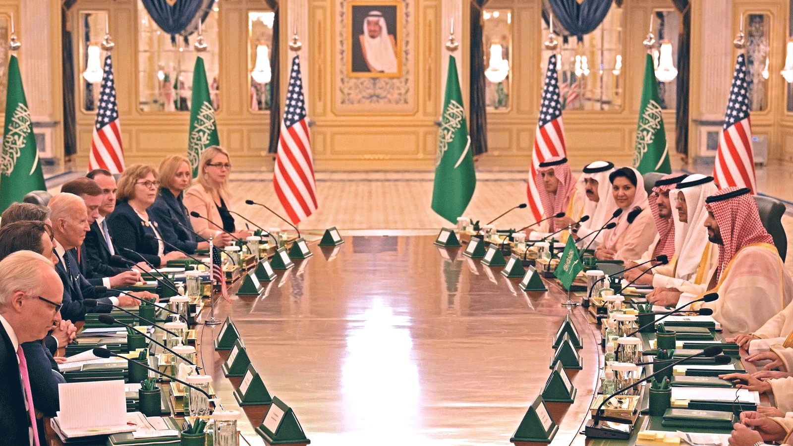 لقطة من أجواء الاجتماع بين الوفدين الأميركي والسعودي(تويتر)