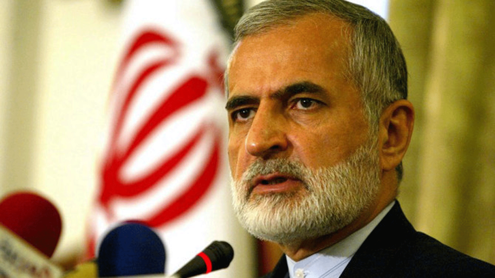 صورة أرشيفية لوزير الخارجية الإيراني كمال خرازي يتحدث إلى الصحافة خلال مؤتمر صحفي في طهران، 19 جزيران\يونيو 2005.