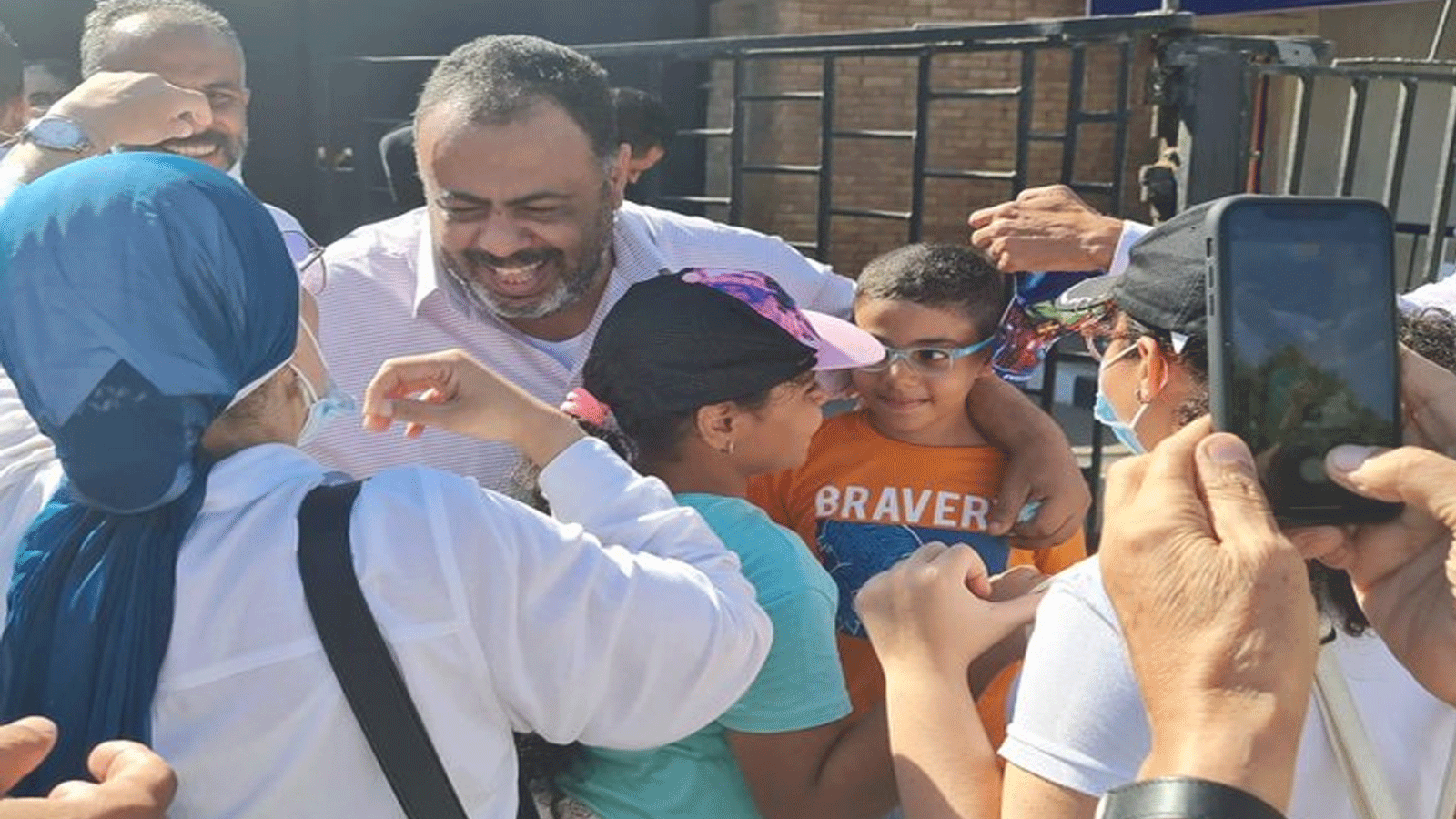 المحامي المصري محمد رمضان يخرج من السجن 