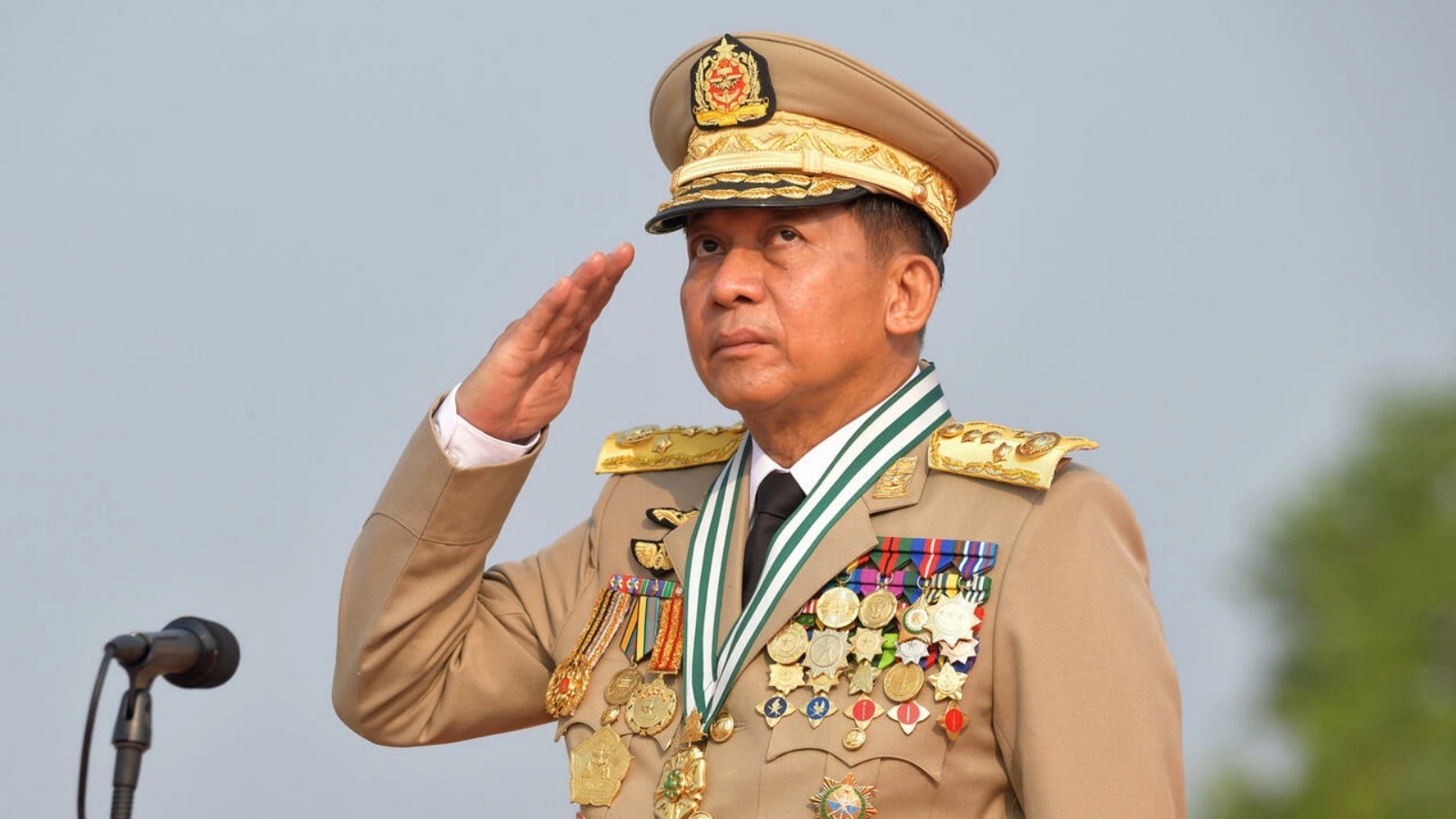 رئيس المجلس العسكري في ميانمار مين أونغ هلاينغ حصل على الموافقة على تمديد حالة الطوارئ لستة أشهر أخرى