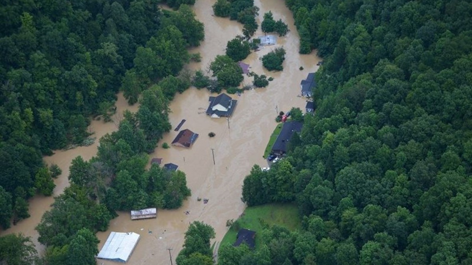 منظر جوي للمنطقة التي غمرتها الفيضانات في كنتاكي 