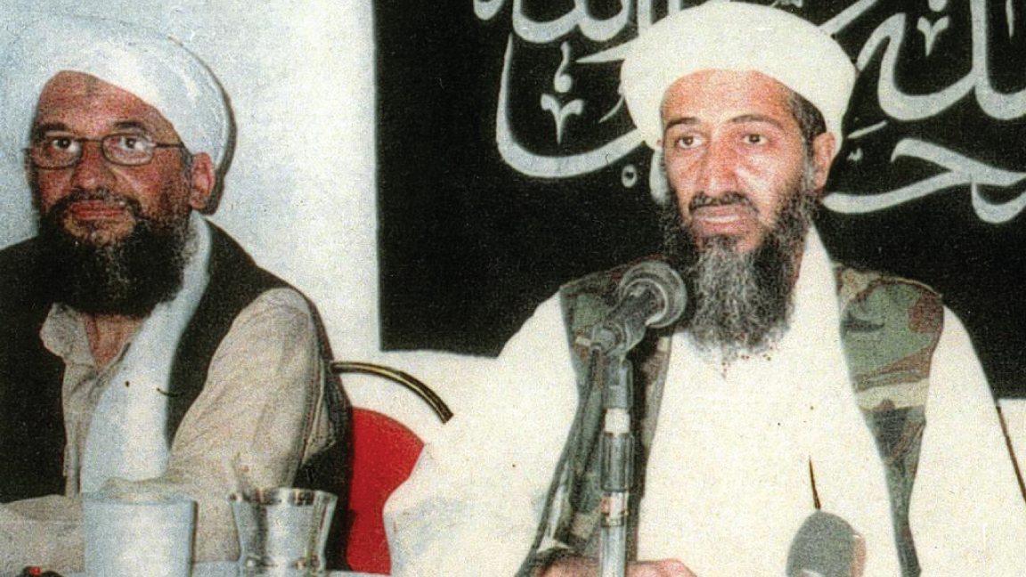 بن لادن (إلى اليمين) والظواهري في صورة غير مؤرخة