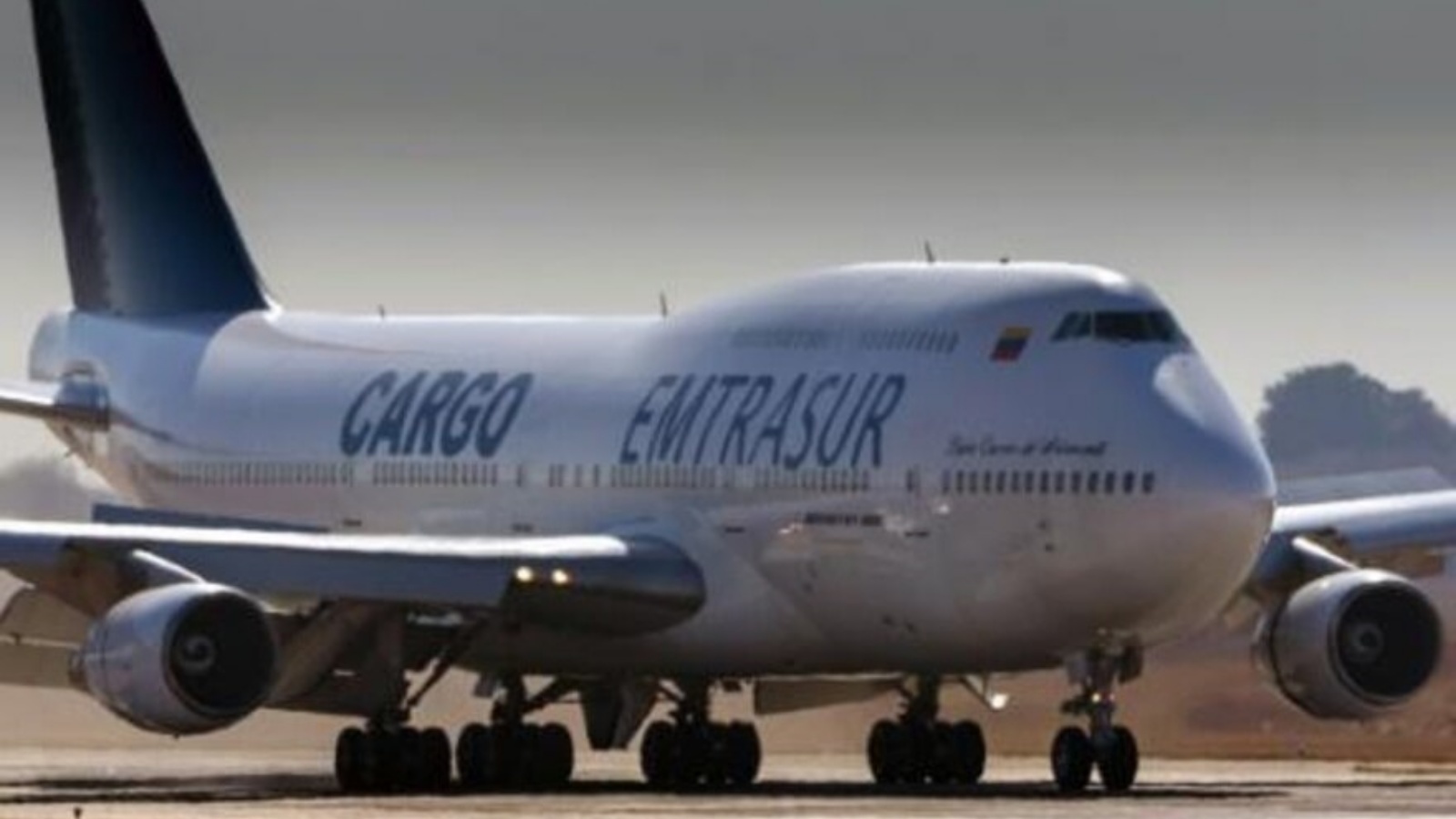 طائرة بوينغ 747 تابعة للشركة الفنزويلية إمراتسور بعدما كانت ملكا لشركة ماهان الإيرانية في 6 يونيو 2022 في مطار كوردوبا في الأرجنتين