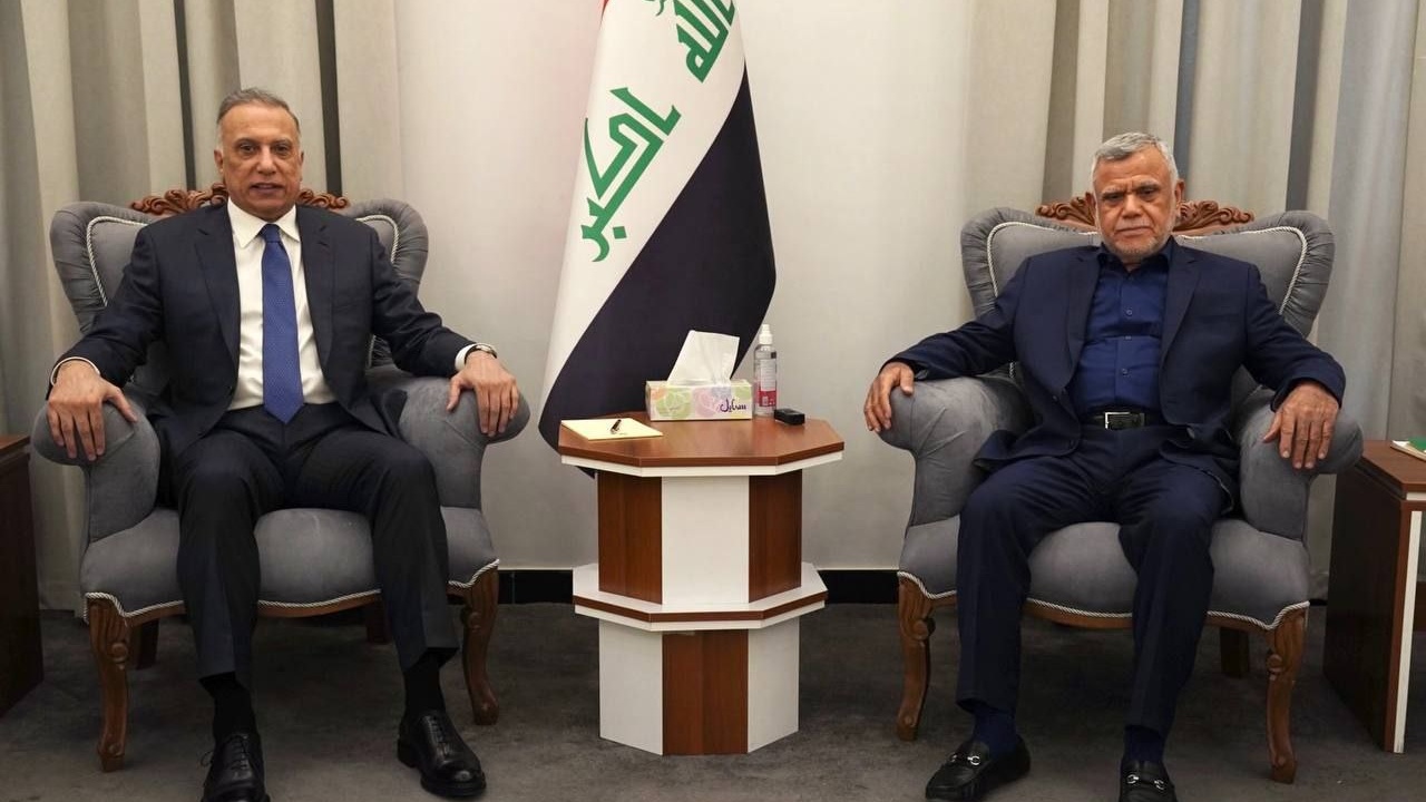 الكاظمي والعامري ممثلا عن الاطار الشيعي خلال اجتماعهما الاربعاء 3 أغسطس 2022 في محاولة لايجاد حلول للازمة السياسية العراقية الحالية (مكتب العامري)