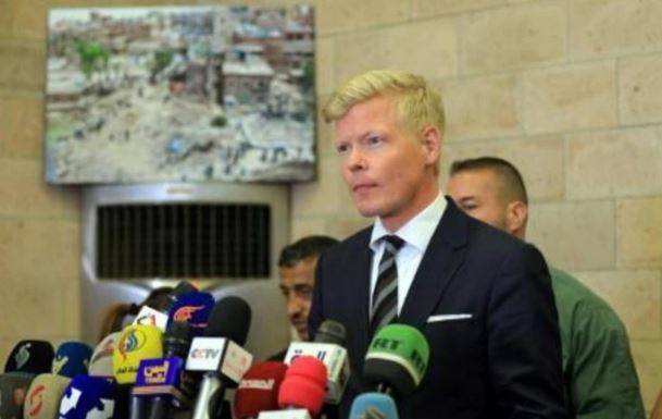مبعوث الأمم المتحدة إلى اليمن هانس غروندبرغ خلال مؤتمر صحافي في صنعاء في الثامن من يونيو 2022