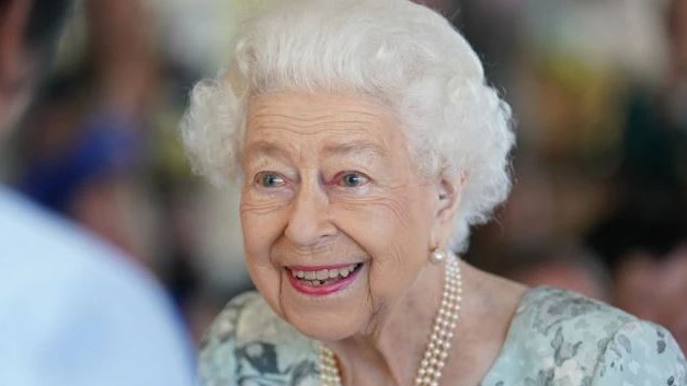 ملكة بريطانيا تفتتح مستشفى التايمز في مايدنهيد، بيركشاير، في 15 يوليو الماضي، وهي المرة الأخيرة التي تم تصويرها فيها في مكان عام