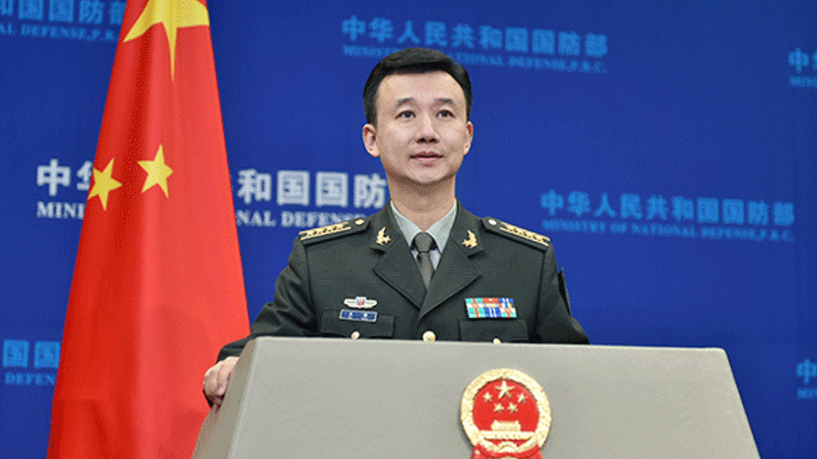 المتحدث باسم وزارة الدفاع الصينية وو تشيان في مؤتمر صحفي