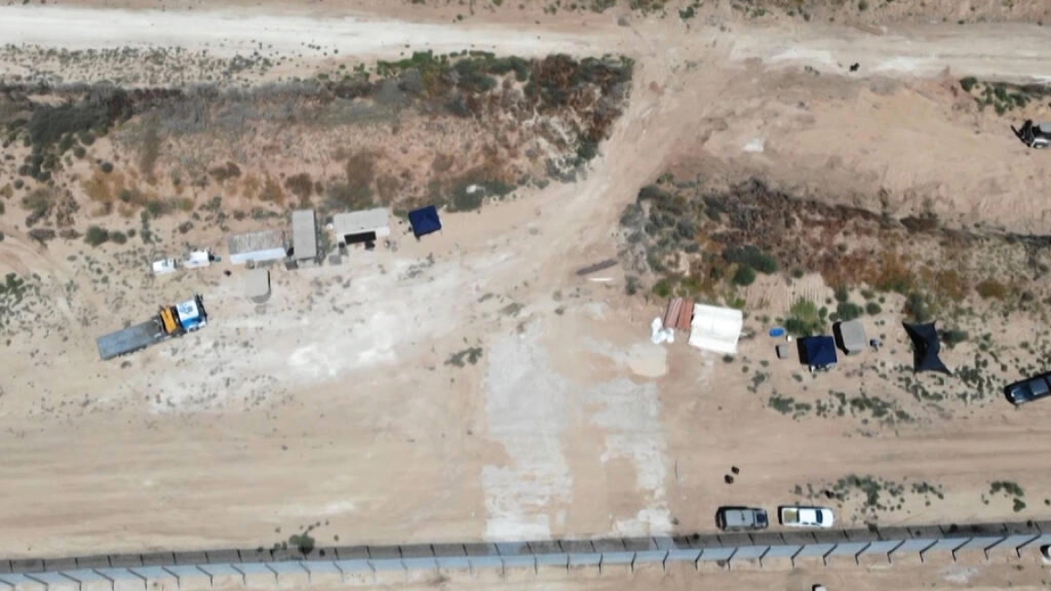 لقطة من تسجيل مصور نشره الجيش الإسرائيلي بتاريخ 15 آب/اغسطس 2022 تظهر بحسب التقارير موقع النفق الذي أعلن الجيش اكتشافه من غزة إلى إسرائيل