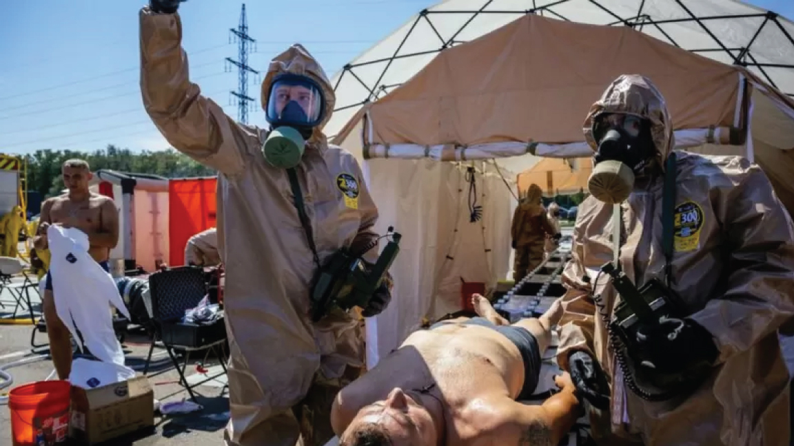 Getty Images موظفو الإغاثة والطوارئ حضروا تدريبات على سيناريوهات مختلفة.