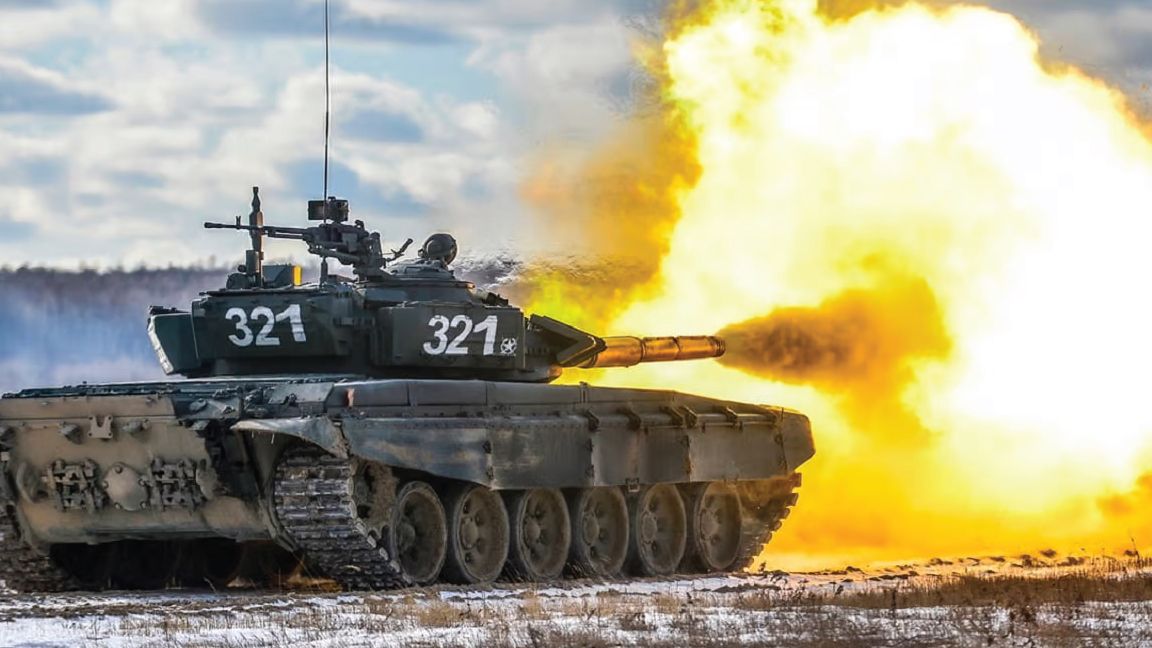 صورة وزعتها وزارة الدفاع الروسية لدبابة من طراز ت-90 في أوكرانيا في أول ايام الغزو في فبراير 2022