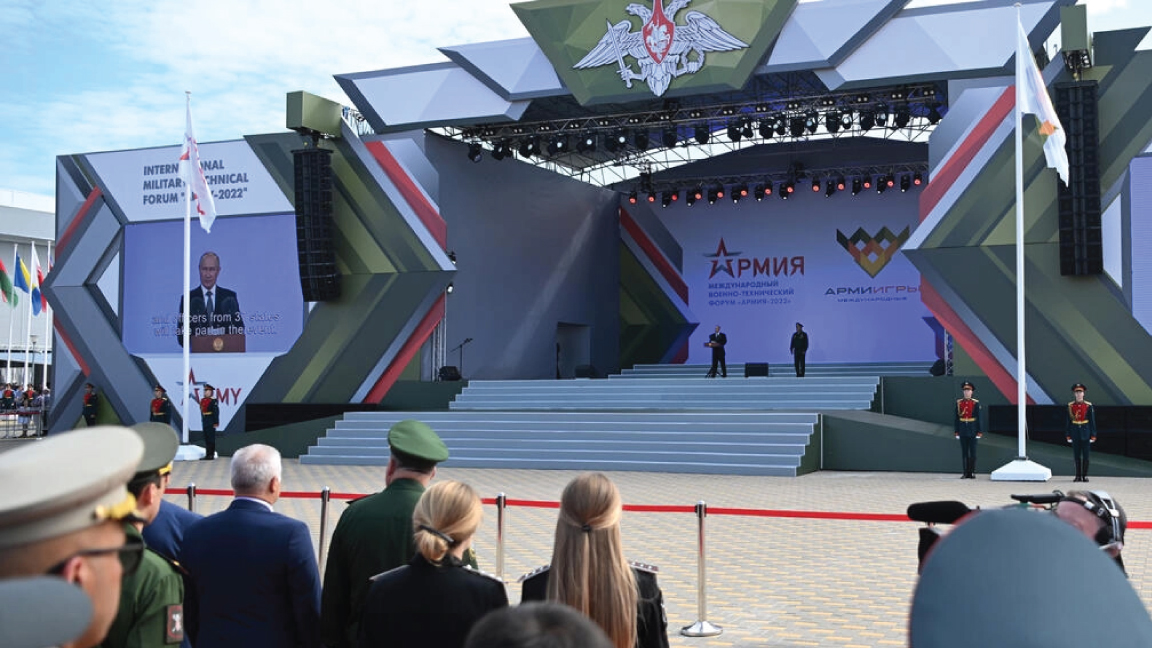 الرئيس الروسي فلاديمير بوتين يتباهى بالأسلحة الروسية للشركاء الأجانب في افتتاح منتدى عسكري