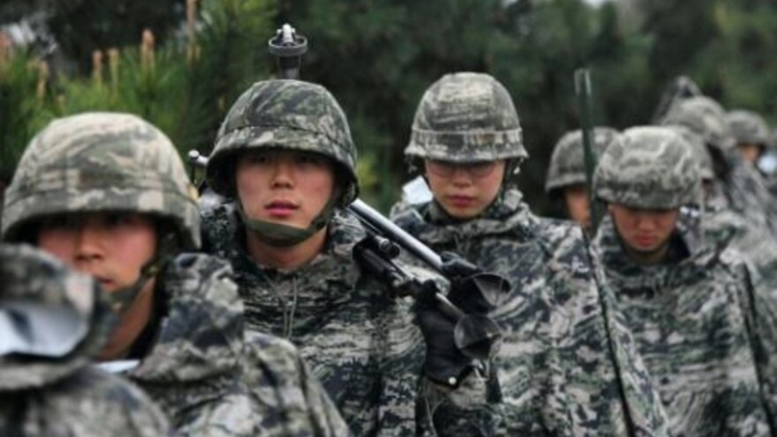 قوات من البحرية الكورية الجنوبية خلال تدريبات عسكرية مشتركة في بوهانغ بتاريخ 5 أبريل 2018
