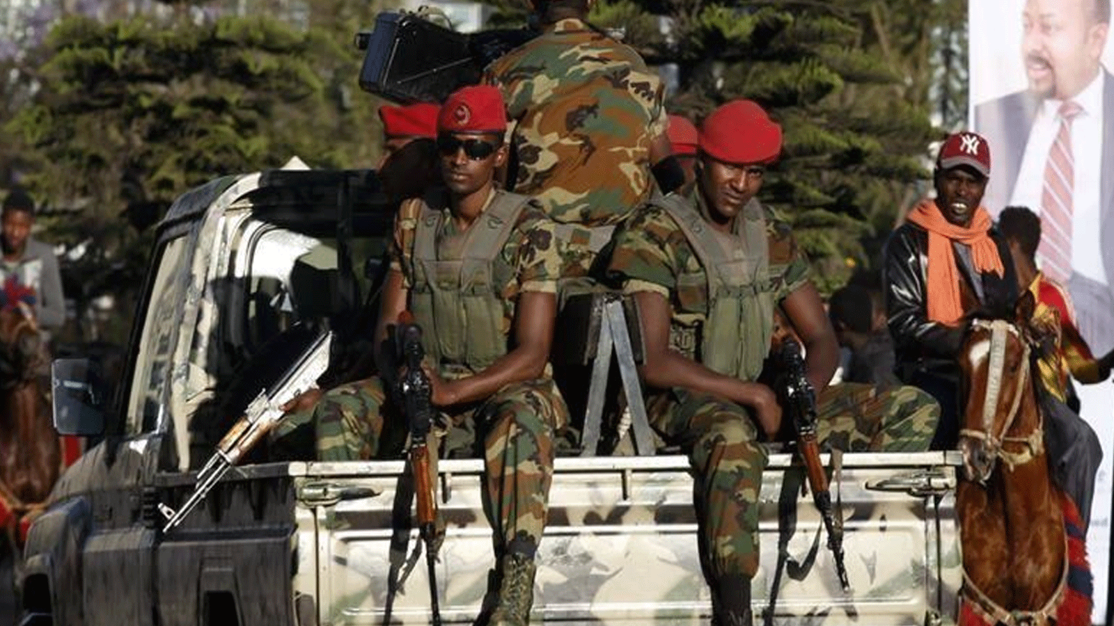 مقاتلون في إثيوبيا حيث استؤنفت المعارك وسط تبادل الاتهامات بين الحكومة والمتمردين