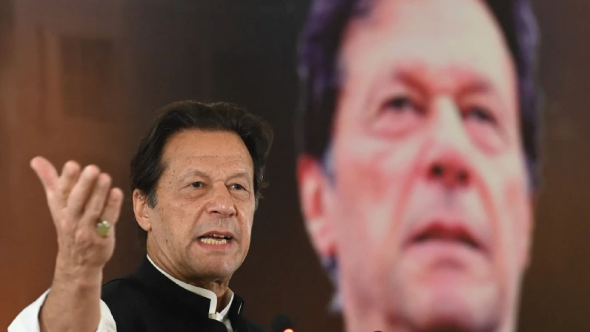 رئيس الوزراء الباكستاني السابق عمران خان يتحدث في حفل في إسلام أباد في 22 يونيو