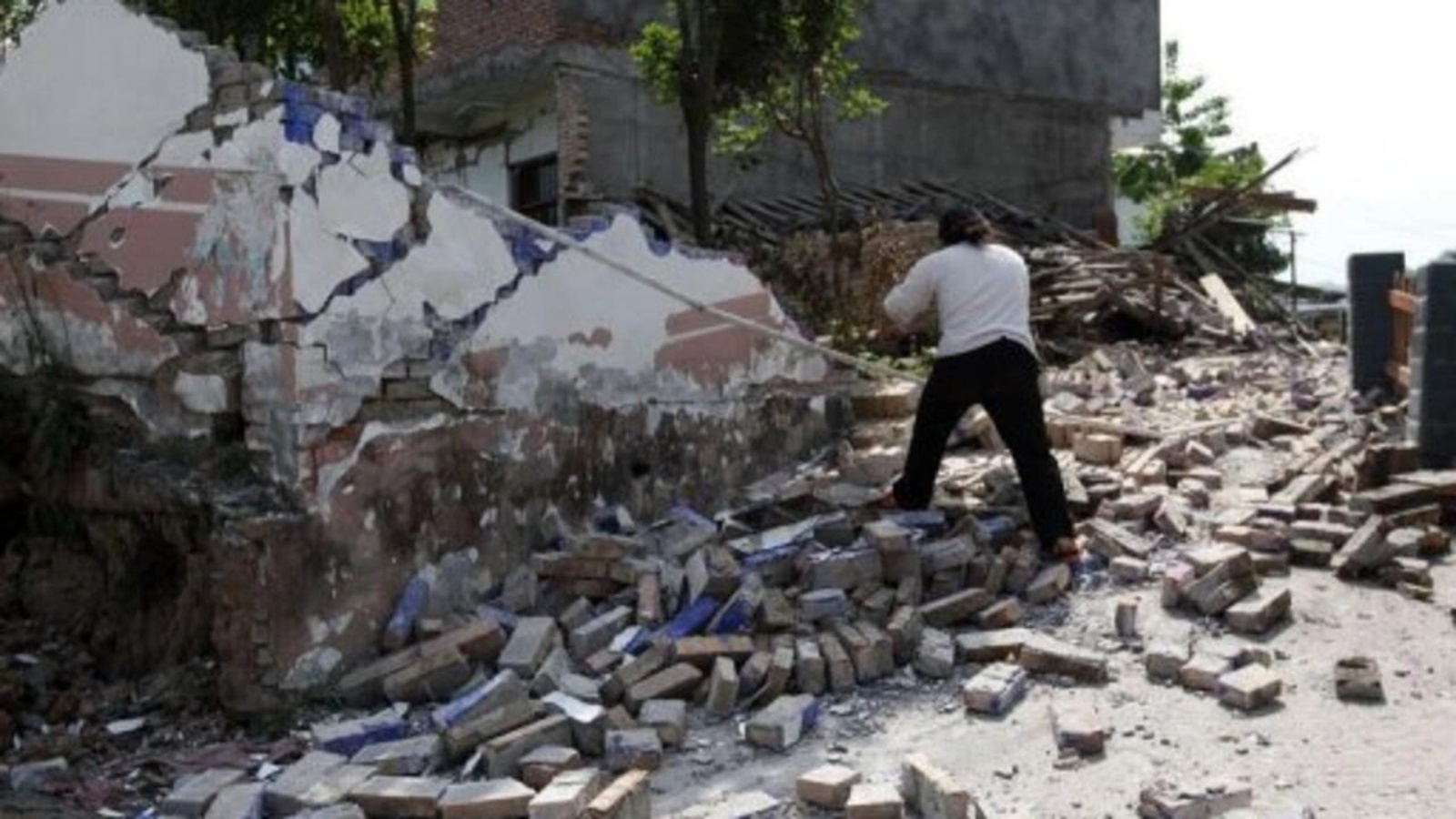 أضرار ناتجة عن زلزال ضرب الصين (أرشيفية)