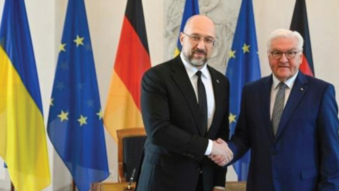 الرئيس الألماني فرانك فالتر شتاينماير ورئيس الحكومة الأوكرانية دنيس شميهال قبل محادثاتهما في برلين في الرابع من أيلول/سبتمبر 2022