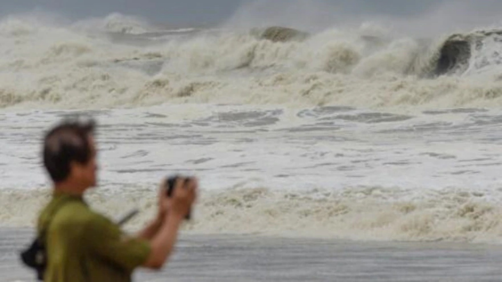 أمواج مرتفعة إثر مرور الإعصار هينامنور في 6 سبتمبر 2022 في بوسان في كوريا الجنوبية