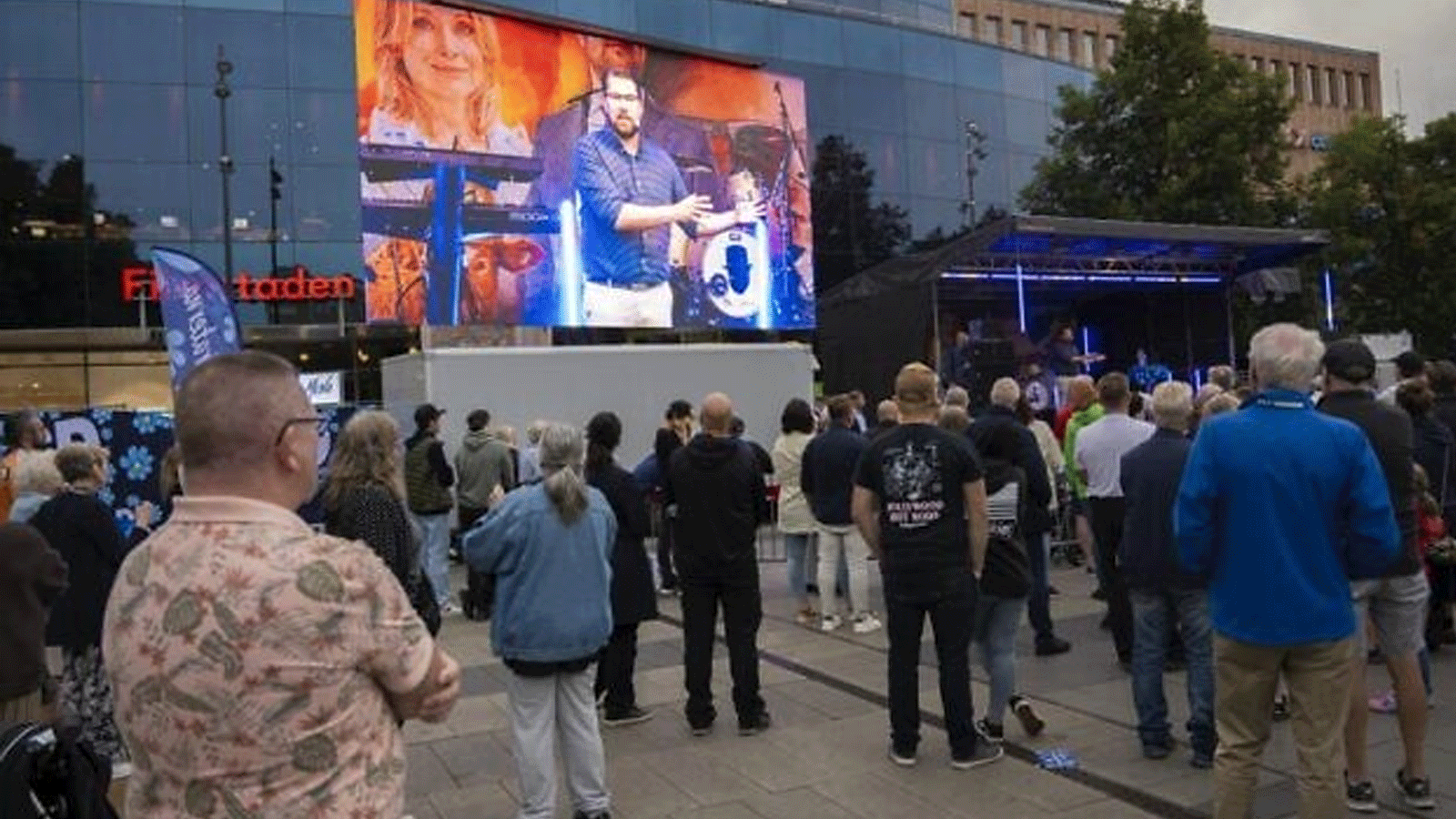 زعيم حزب الديمقراطيين السويديين جيمي أكيسون يحضر اجتماع الحملة الانتخابية في ساحة البلدة في غافلي، في 23 آب\أغسطس 2022