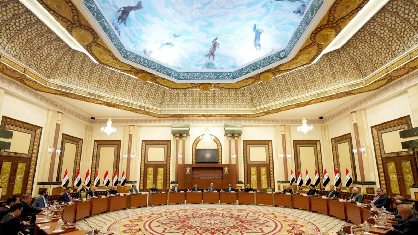 جولة الحوار السياسي الأولى للقوى العراقية التي انعقدت بدعوة الكاظمي في 17 أغسطس 2022 (إعلام الحكومة)