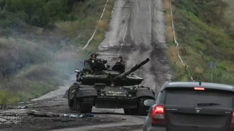 دبابة أوكرانية في ضواحي إيزيوم شمال شرق أوكرانيا في 14 سبتمبر 2022