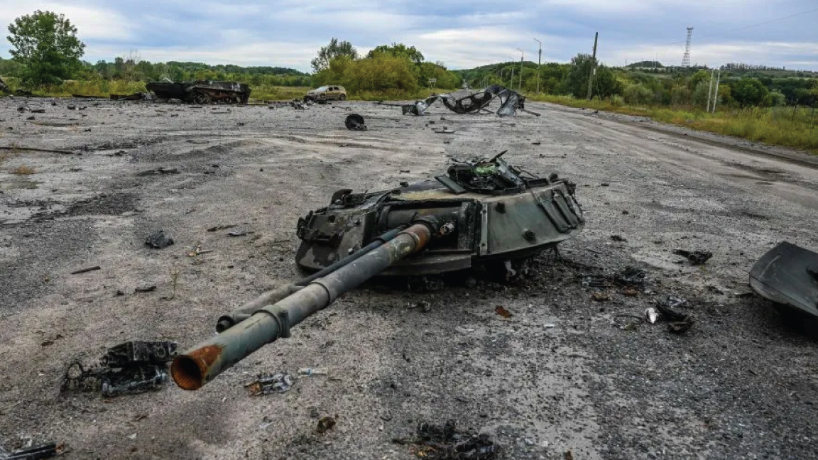 حطام دبابات روسية مدمرة في بالاكليا بأوكرانيا