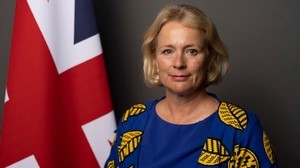 وزيرة شؤون التنمية بوزارة الخارجية والتنمية البريطانية فيكي فورد