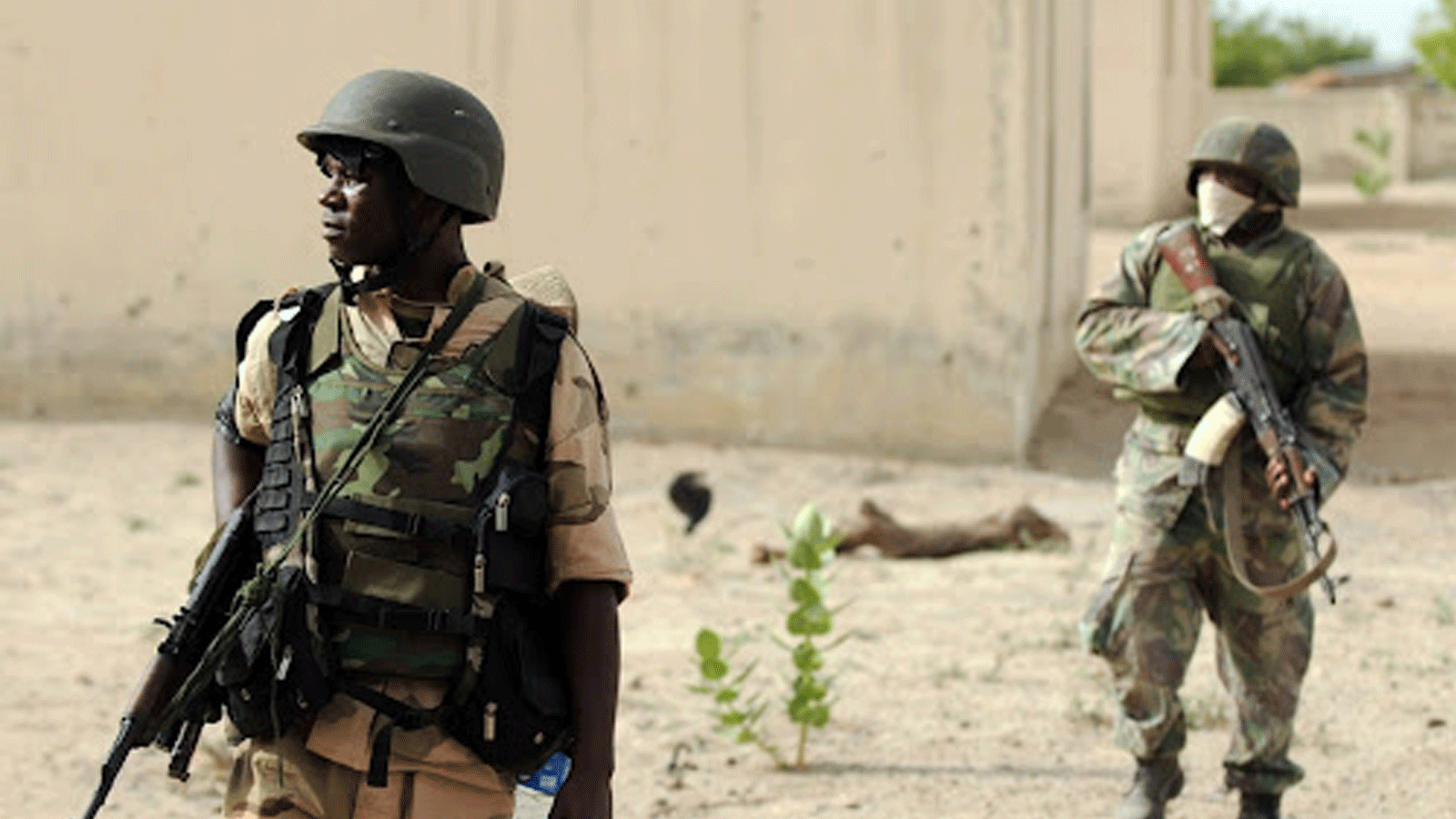 جنود نيجيريون في المنطقة التي تشهد توترات ونزعات عنصرية