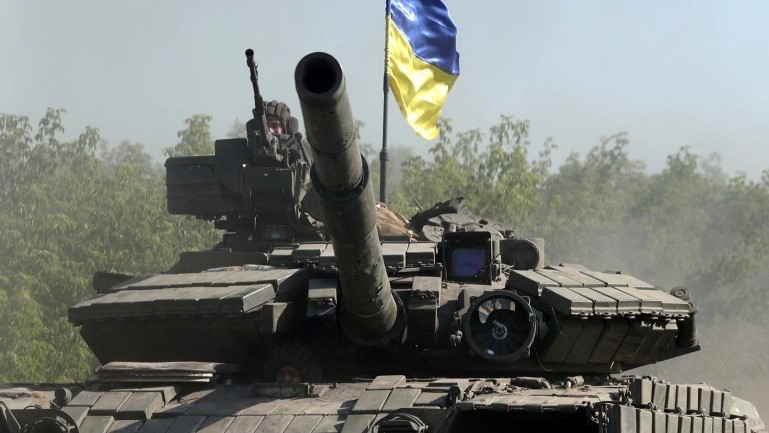 دبابة أوكرانية على جبهة خاركيف