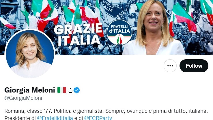 صورة حديثة للصفة الرسمية للإيطالية اليمينية جورجيا ميلوني ويبدو حرف ن العربي أمام اسمها