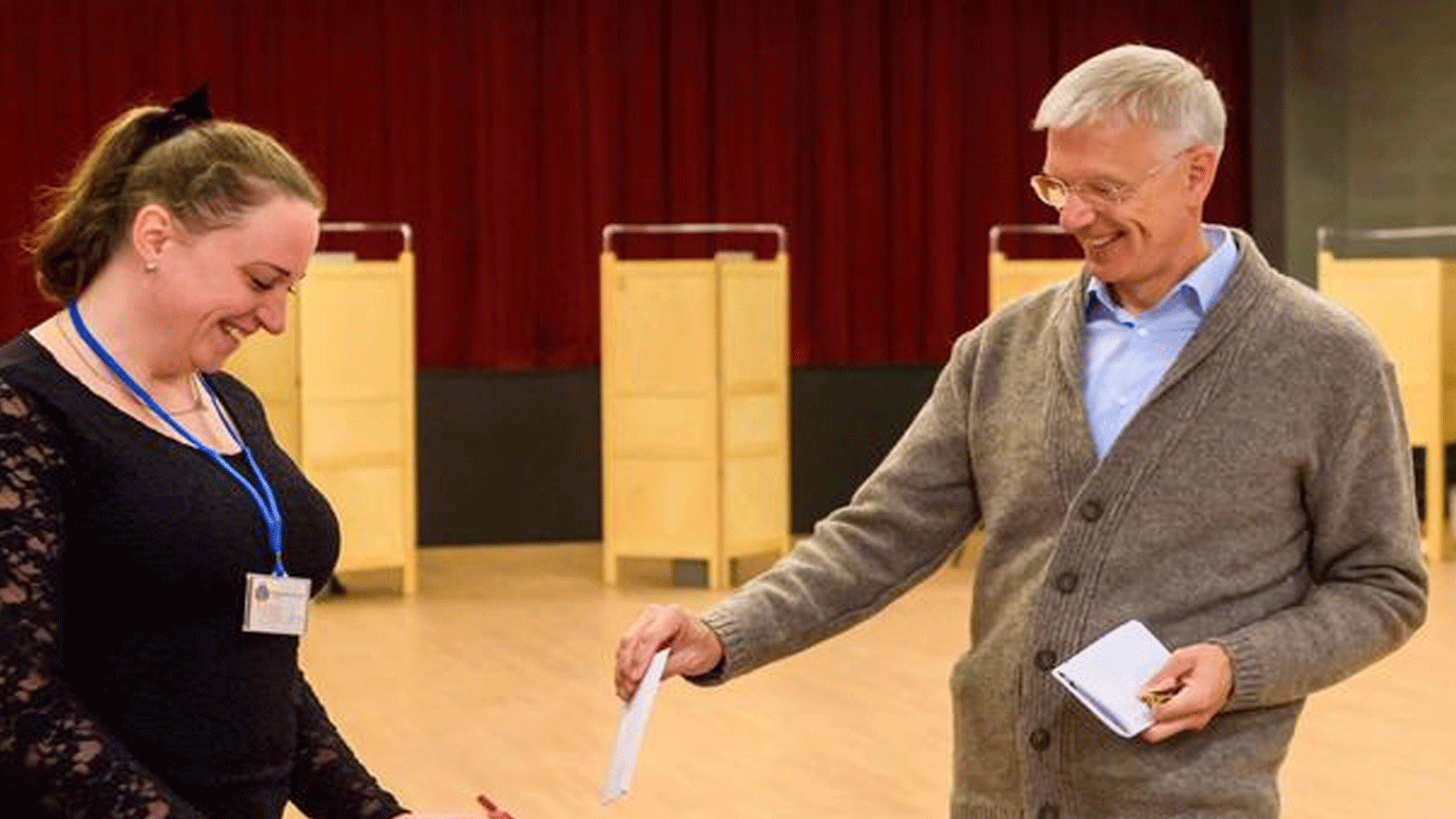 لاتفيا: حزب رئيس الوزراء الوسطي يتصدّر نتائج الانتخابات التشريعية