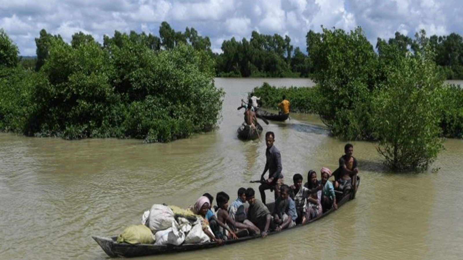 مقتل ثلاثة بعد غرق مركب يقلّ روهينغا قبالة بنغلادش