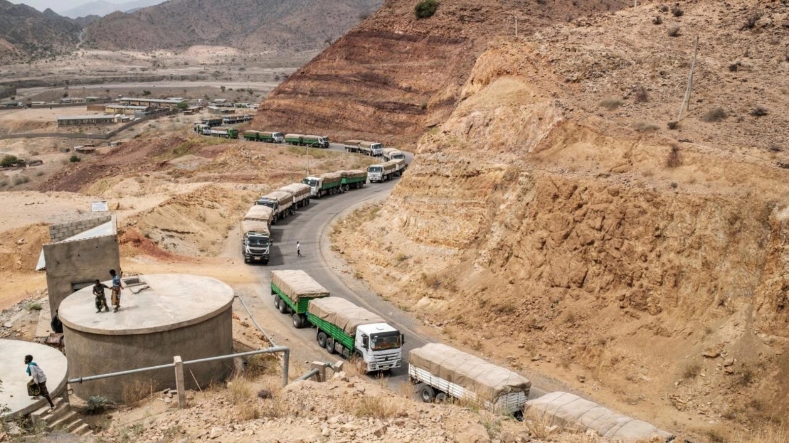 قافلة شاحنات تابعة لبرنامج الأغذية العالمي في طريقها إلى إقليم تيغراي بشمال إثيوبيا في 9 يونيو 2022